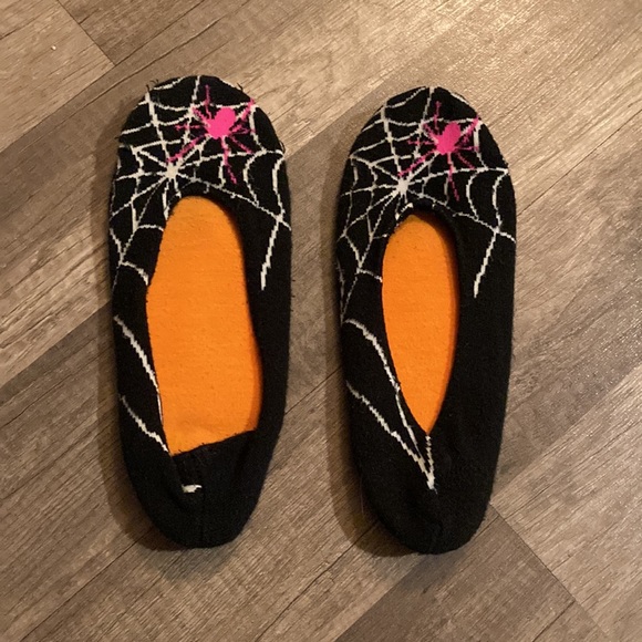 **LAST CHANCE!! FREE! Gift with Purchase! Halloween Spider Web Slippers - Picture 2 of 5